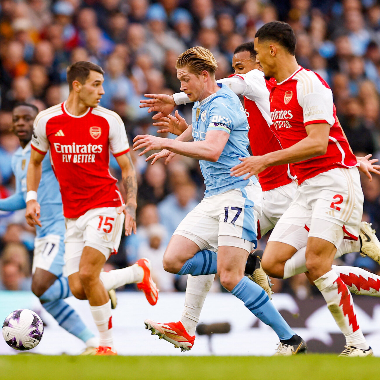 Versus Arsenal Resiste Ante Manchester City Liverpool Saca Provecho