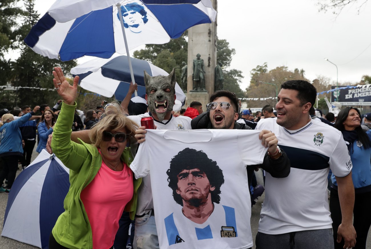 Hija de Maradona dice que jueza del caso por la muerte de su padre le mintió