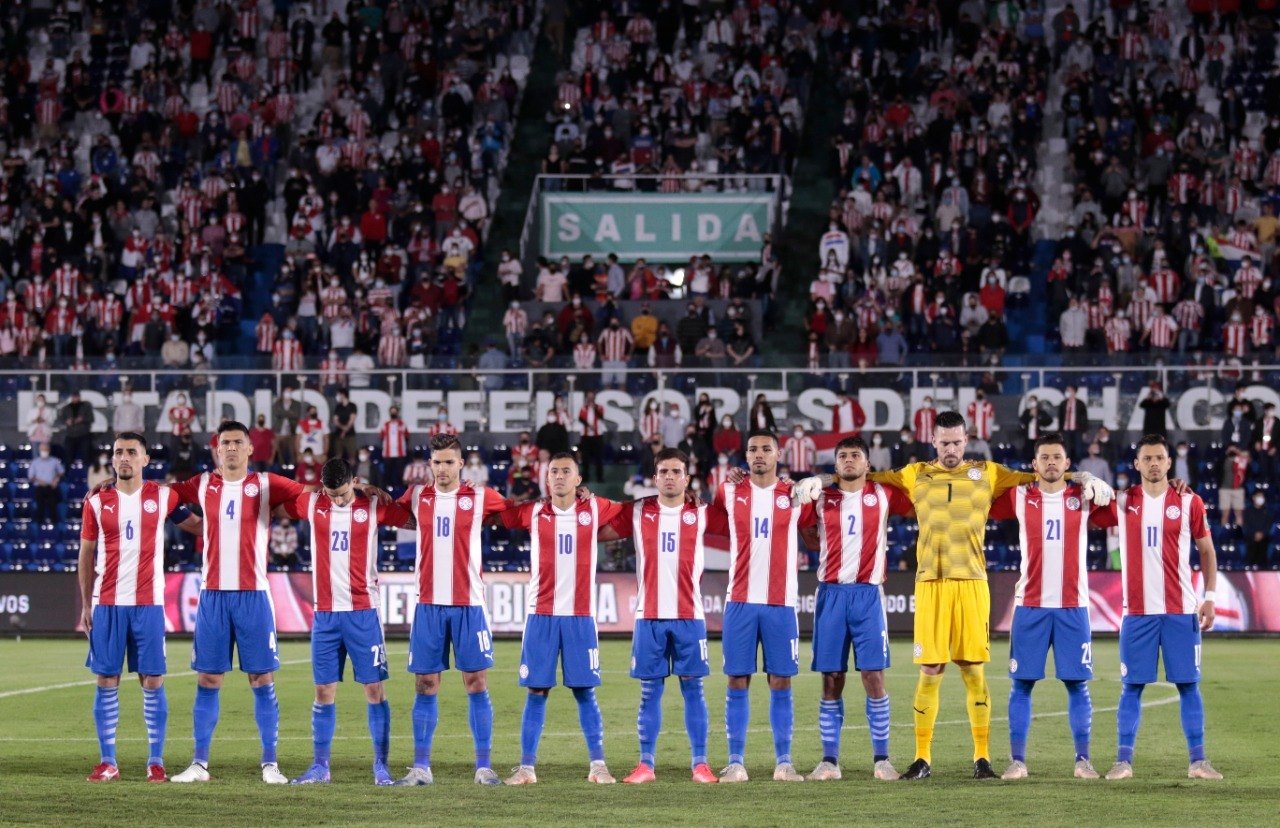 Un equipo argentino sortea la camiseta de la Albirroja y sus hinchas enloquecen