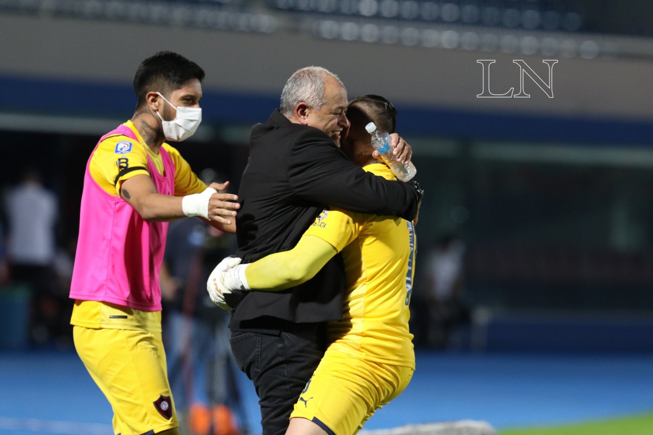 Partido sin goles y un punto para el Conil CF y otro para el Ciudad de  Lucena (0-0) - GolSur