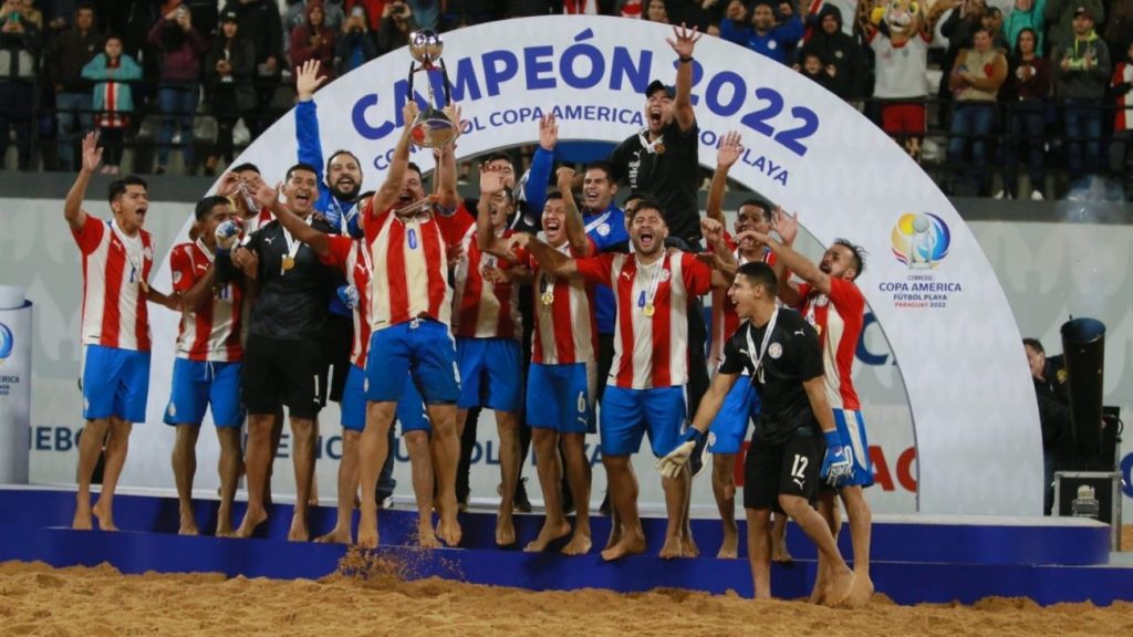 Brasil y Paraguay lideran el Sudamericano de fútbol playa, tras