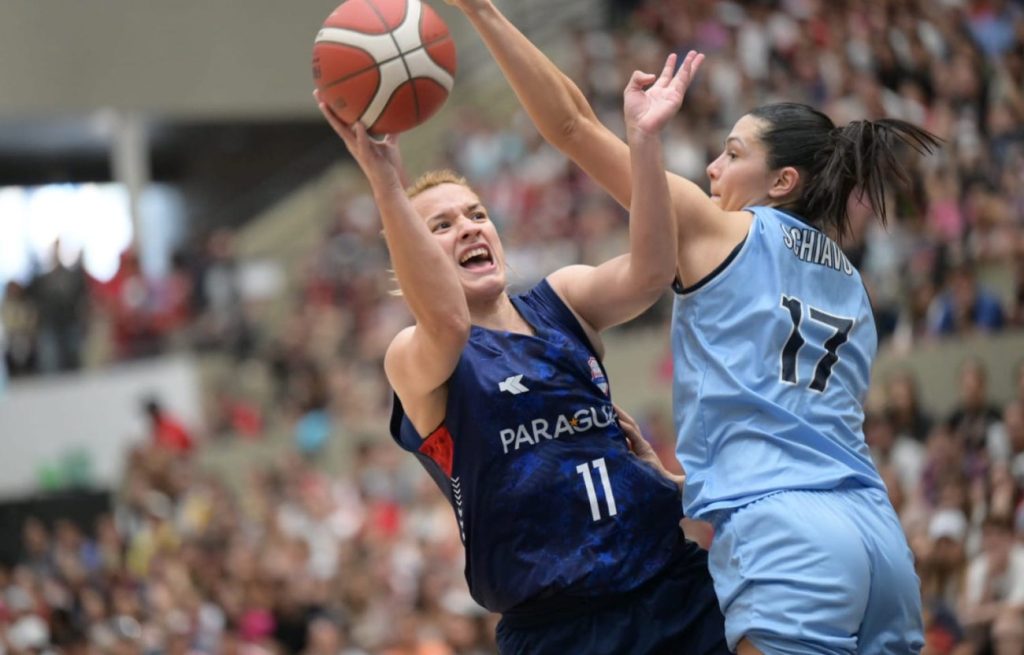 Versus / Paraguay arrolló a Uruguay y ahora va por el Oro en básquetbol  femenino