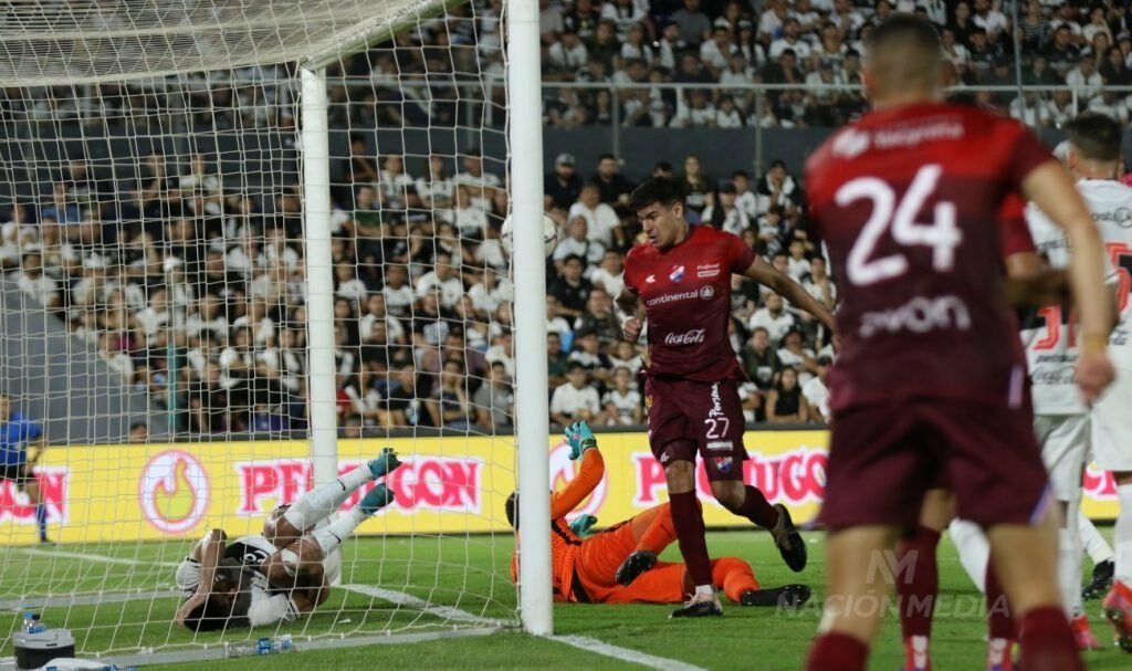 Miguel Jacquet fue presentado en un equipo del fútbol argentino