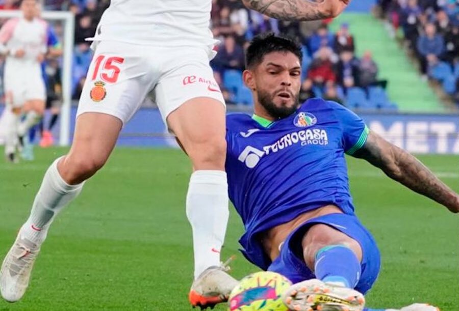 Versus / Omar Alderete Empieza A Pisar Fuerte Y Getafe Gana En El ...