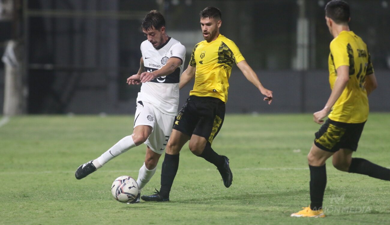 Olimpia y Guaraní no pasan del empate en un interesante partido