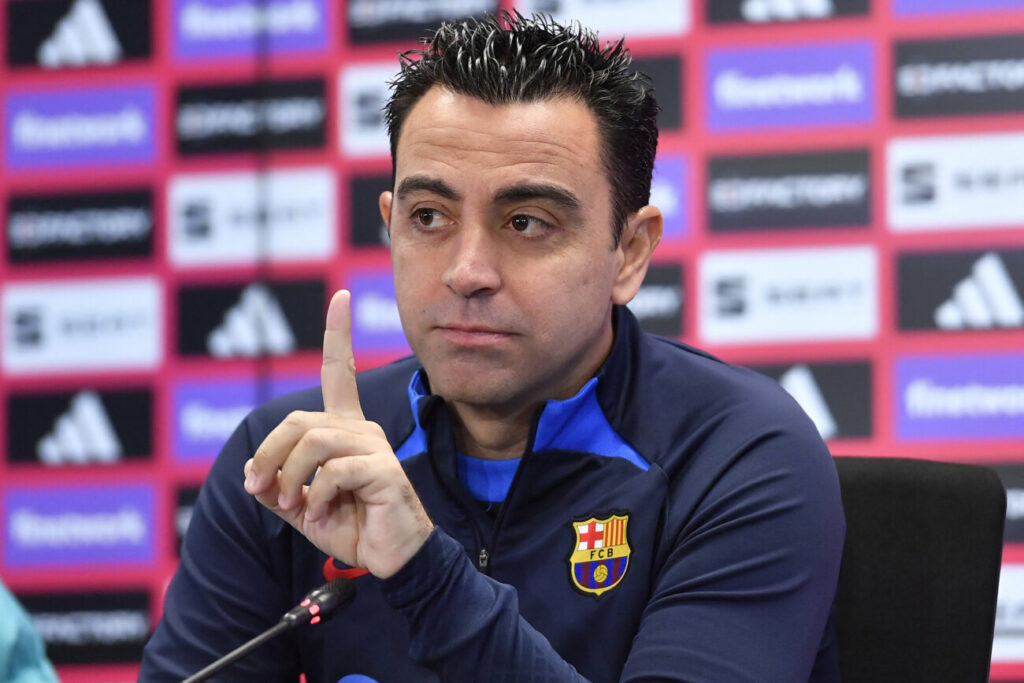 Xavi dice dejar el Barcelona 