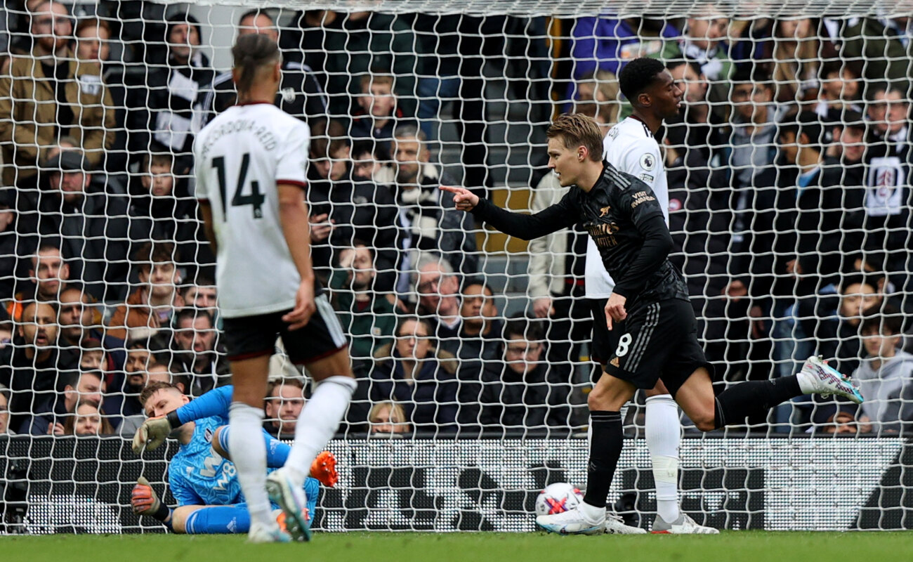 Arsenal golea al Fulham de visita y respira aliviado en la punta de la Premier League