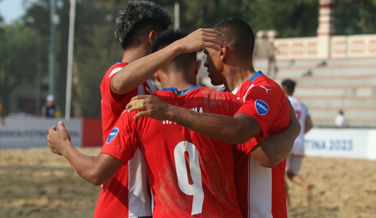 Brasil y Paraguay lideran el Sudamericano de fútbol playa, tras