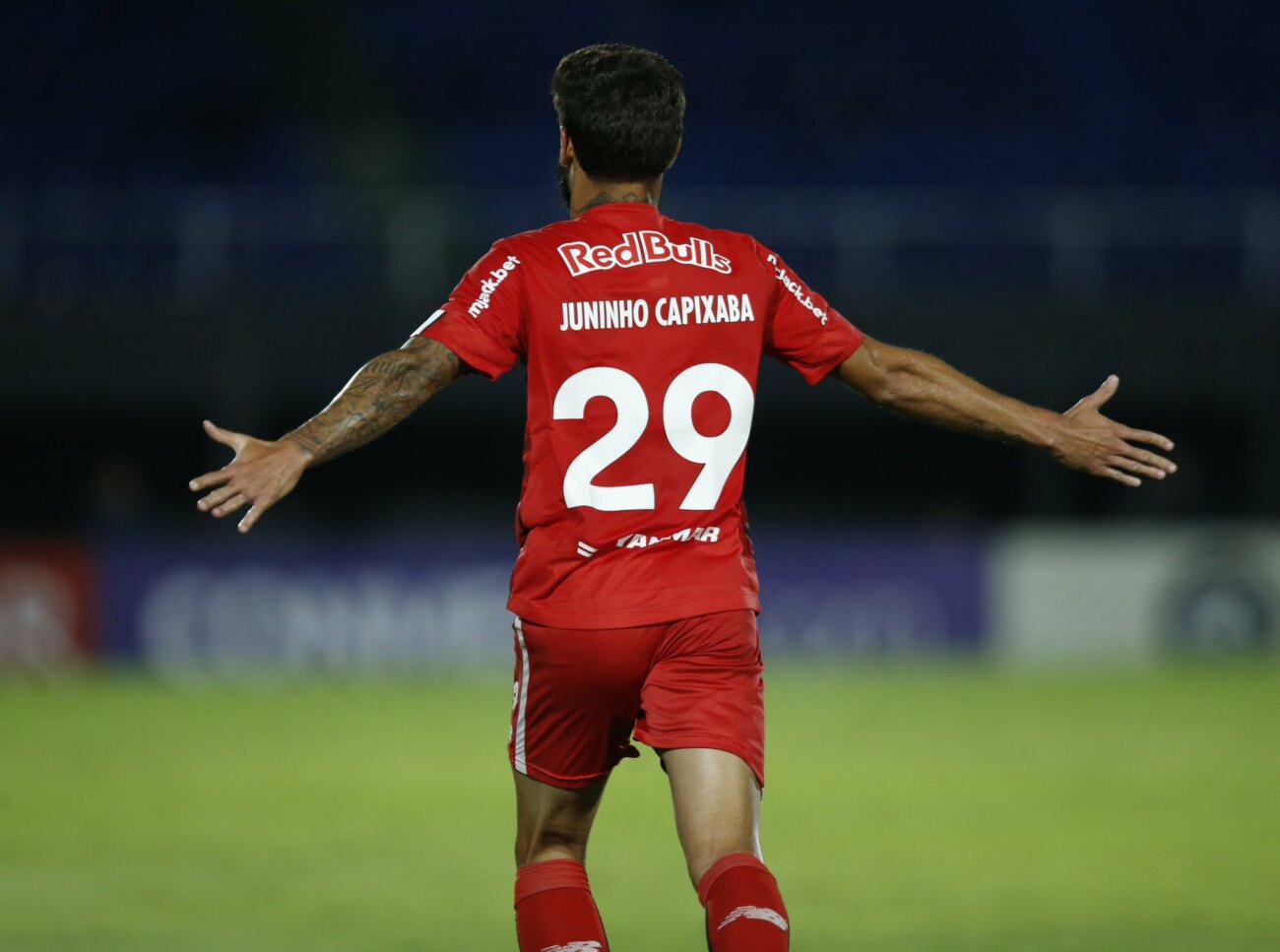 Un Tacuary con suplentes no aguantó y fue goleado por Bragantino en la Copa Sudamericana