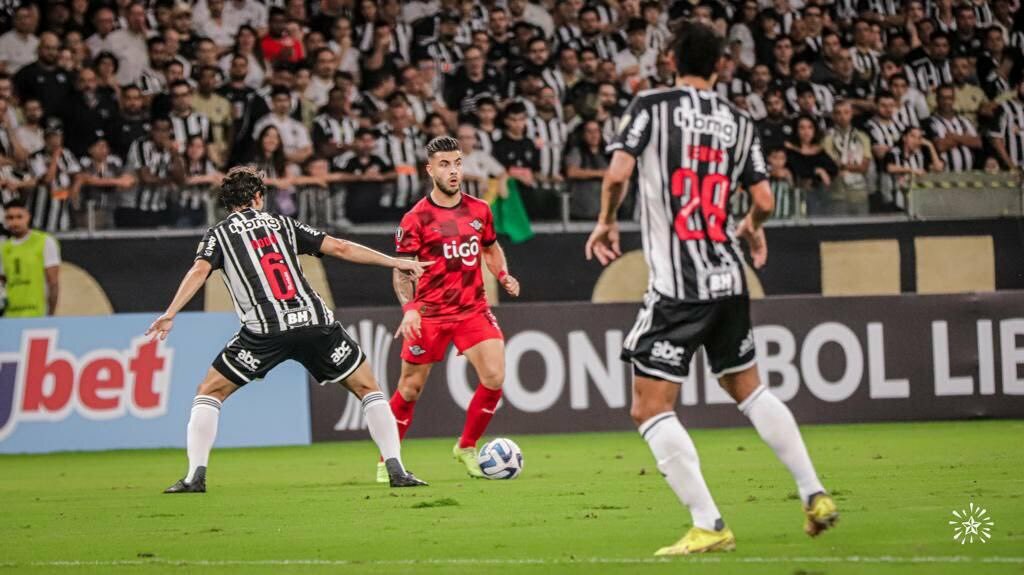 Entre goles y asistencias: "Tito" Villalba y su gran momento en Libertad