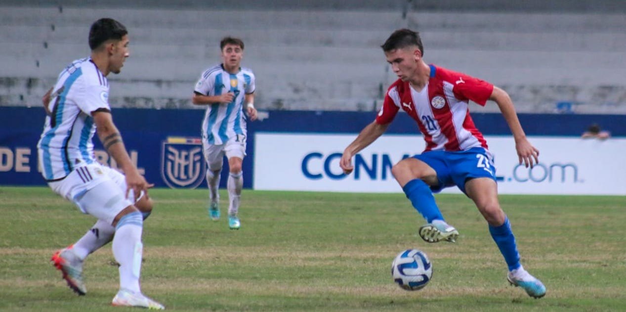 Paraguay cede un empate sobre el final y clasifica como segunda