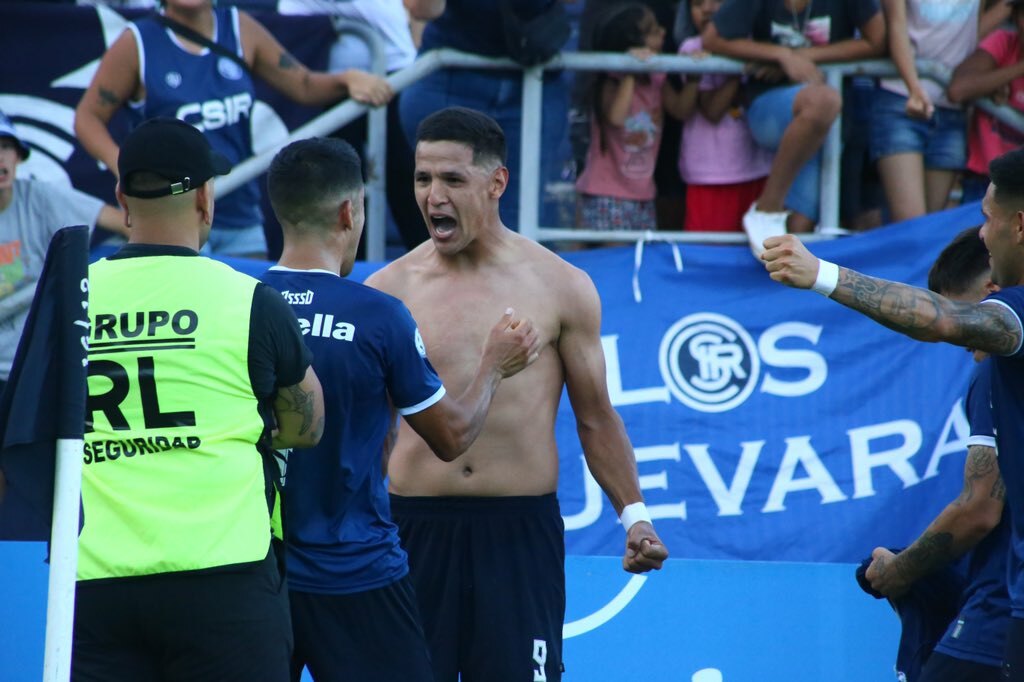 ¡Ocho goles en 10 partidos! Alex Arce, el goleador del Ascenso argentino