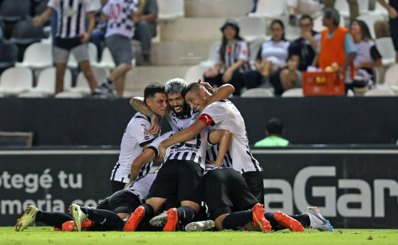 Fue campeón con Libertad, se ofreció a la Albirroja y ahora está en órbita de Uruguay