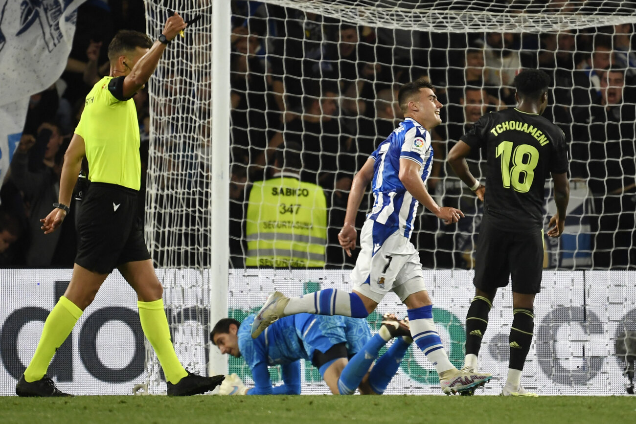 Real Madrid pierde ante la Real Sociedad y abre la puerta al título del Barcelona