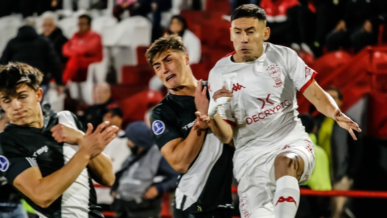 Buena noticia para Guaraní: Huracán y Danubio empatan en el Grupo B