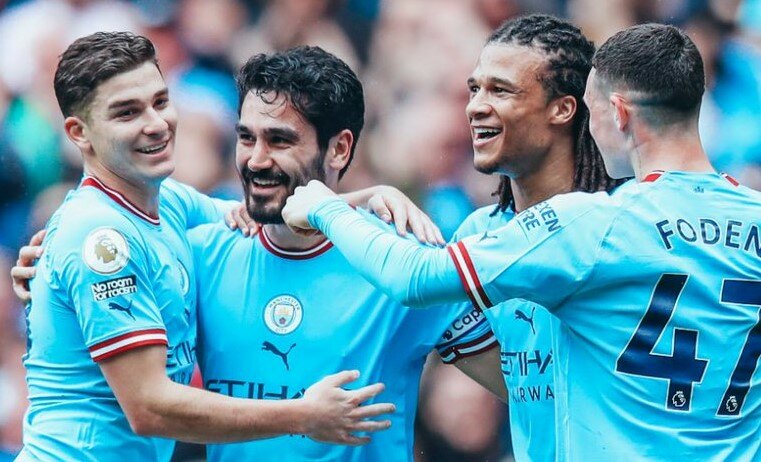 Manchester City vence al Leeds y afianza su liderato en la Premier League