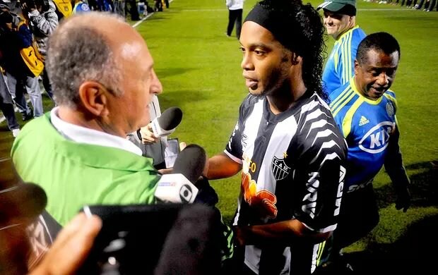 El mensaje de bienvenida de Ronaldinho a "Felipão" en el Atlético Mineiro