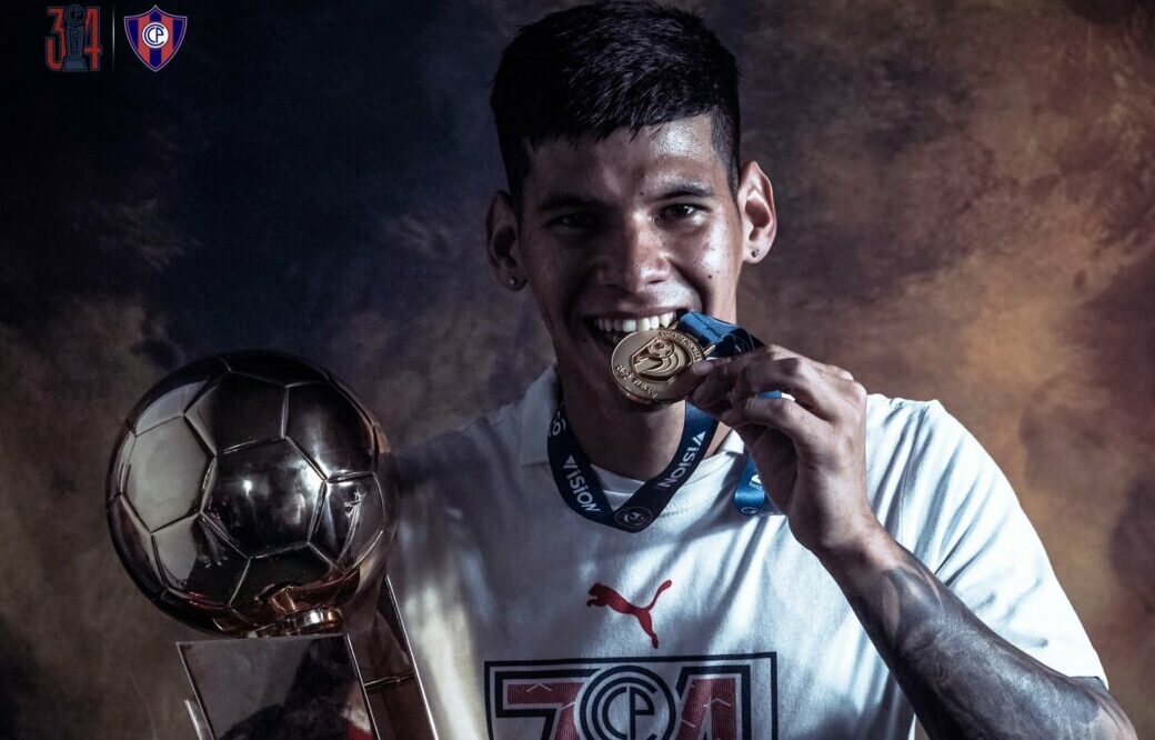 "Los llevo adentro"; la emotiva despedida de Robert Morales de Cerro Porteño