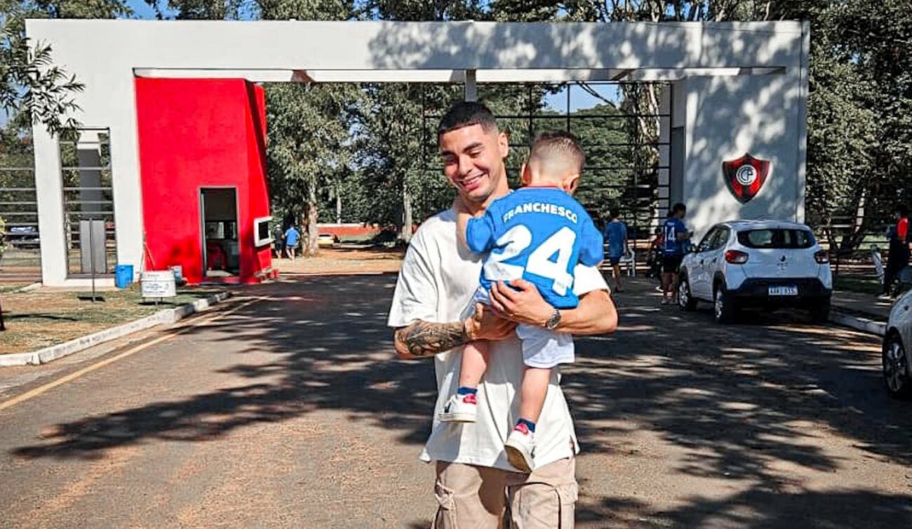 Miguel Almirón en el Parque Azulgrana: "Feliz de volver donde todo empezó"