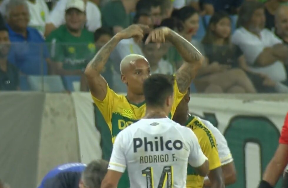 El cruce del polémico Deyverson con un ex Guaraní