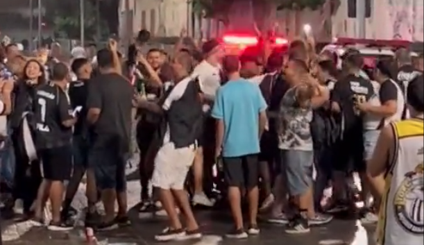 ¡Furor por "Mati"! Hinchas de Botafogo "danzan" al son de "Segovinha"