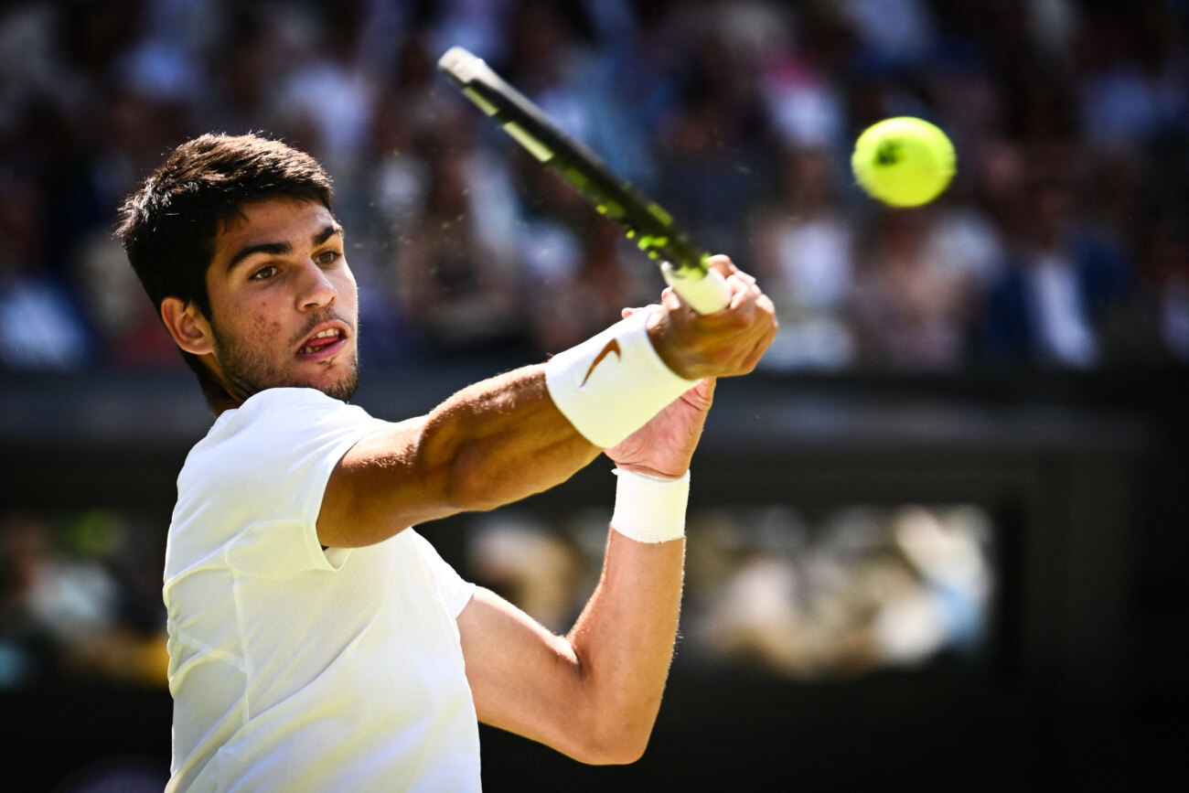 Carlos Alcaraz sigue avanzando en Wimbledon tras vencer a Müller