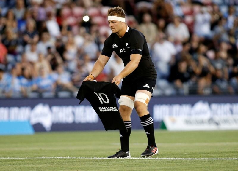 Irreal agresión del capitán de los All Blacks a un hincha argentino 