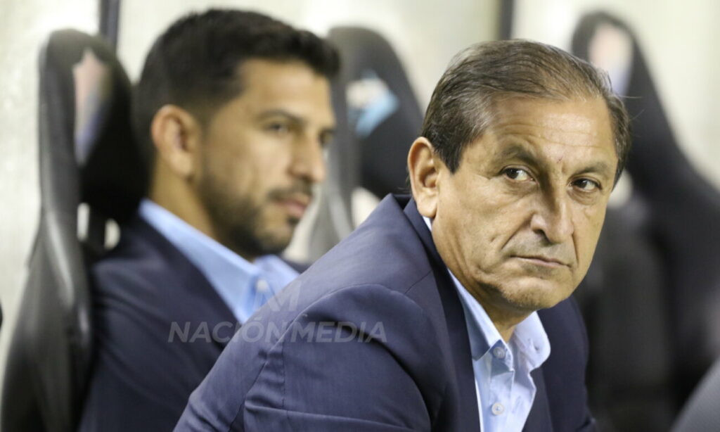 Los dos futbolistas paraguayos que pidió Ramón Díaz para Vasco justo antes de su despido