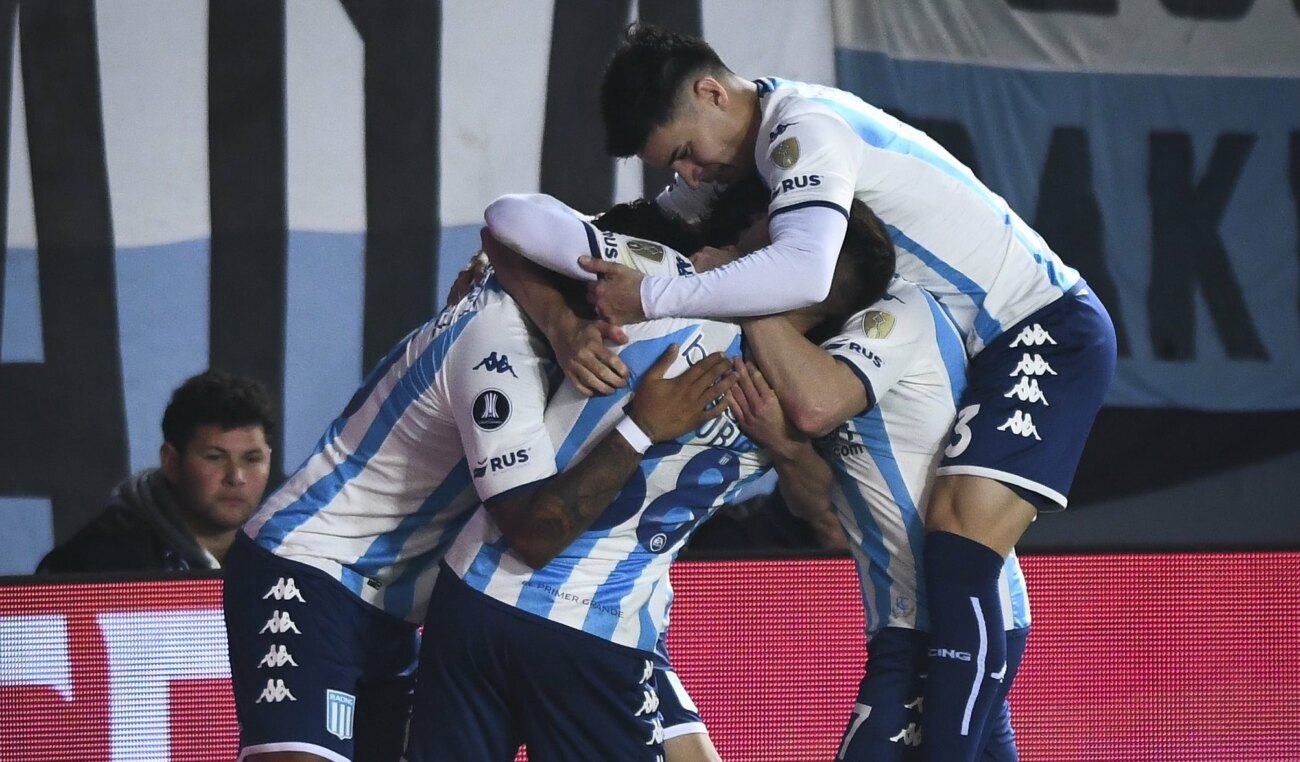 Racing arrolló al Atlético Nacional para pasar a cuartos de la Libertadores