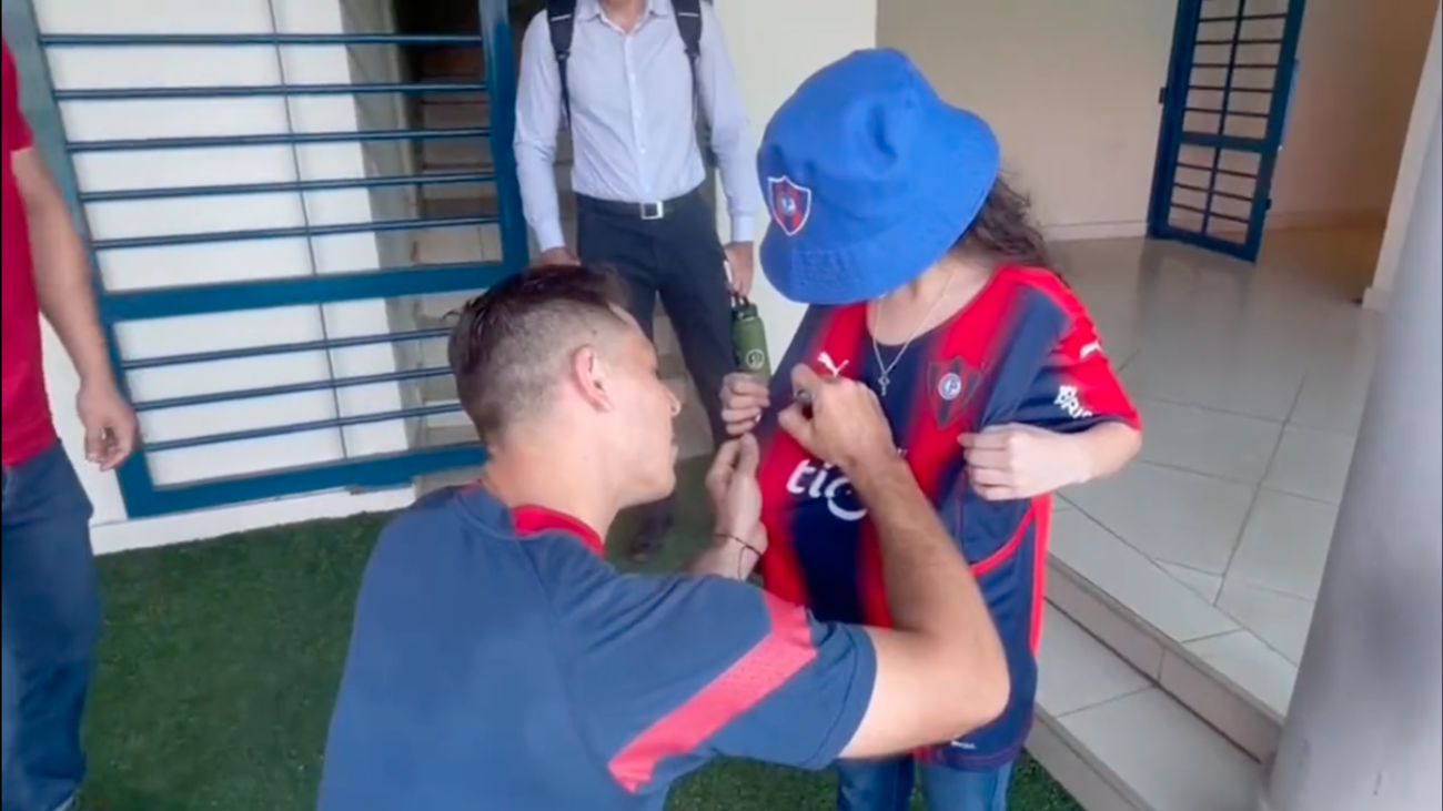 ¡Cumplió un sueño! Una niña conoció a su ídolo "azulgrana"