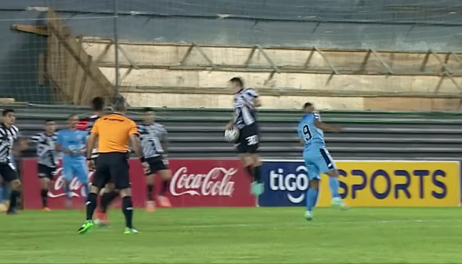 Resistencia pidió penal ante Libertad y así lo vio la Dirección de Árbitros