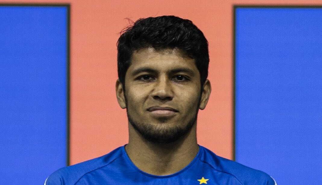 ¡Oficial! Robert Rojas fue presentado en su nuevo equipo del fútbol argentino