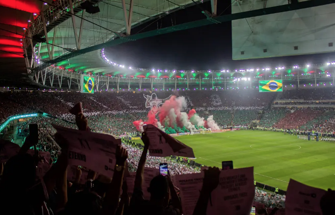 Hinchada del Fluminense se prepara con mosaico de 42.000 hojas