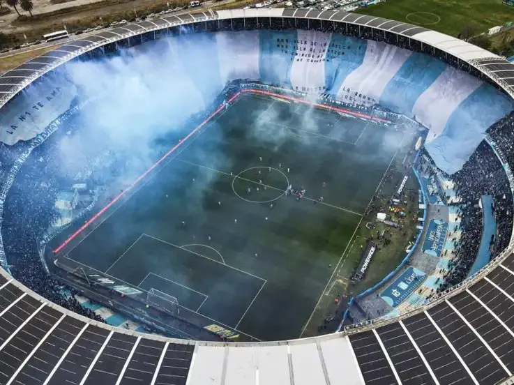 La gran y llamativa campaña de Racing contra el cáncer testicular