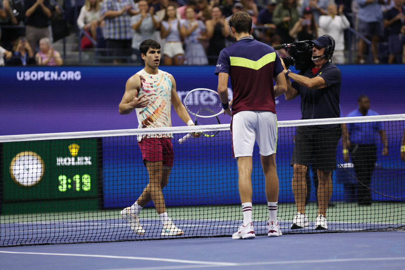 Alcaraz cae ante Medvedev a un paso de la final soñada ante Djokovic