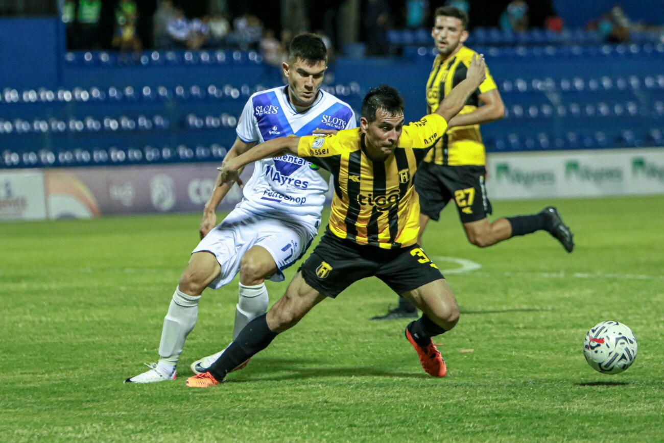 Tras los goles anulados, el presidente de Ameliano disparó contra el arbitraje