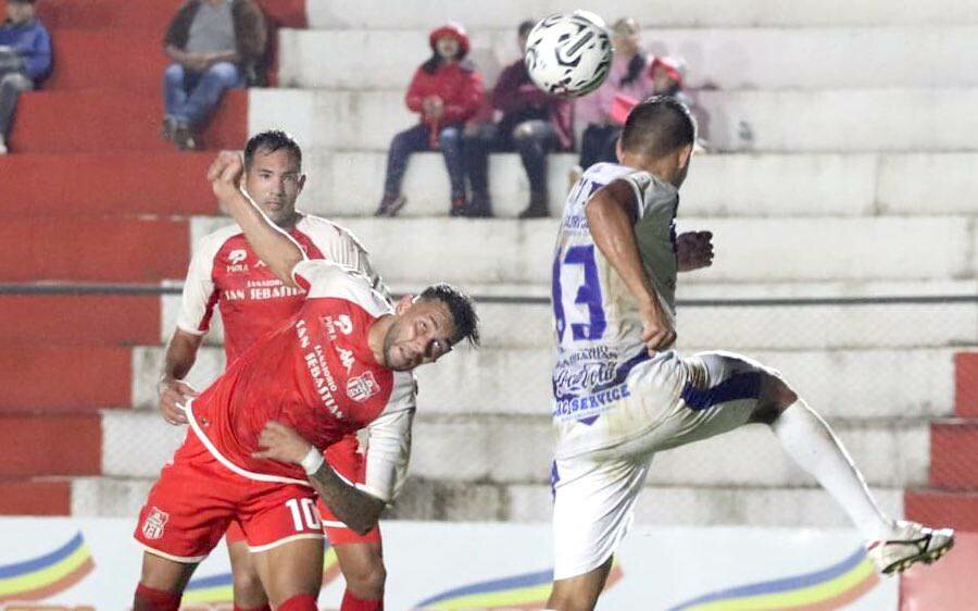 General Caballero busca el punto que le haga olvidarse del descenso General Caballero busca el punto que le haga olvidarse del descenso