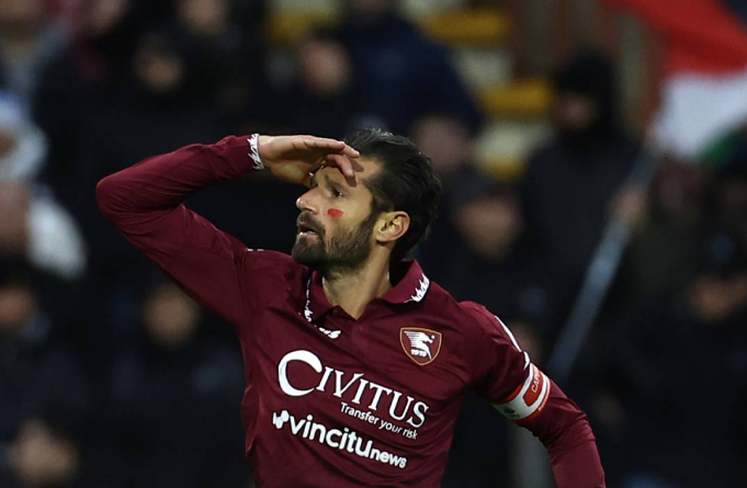 Salernitana logra su primera victoria de la temporada en la Serie A