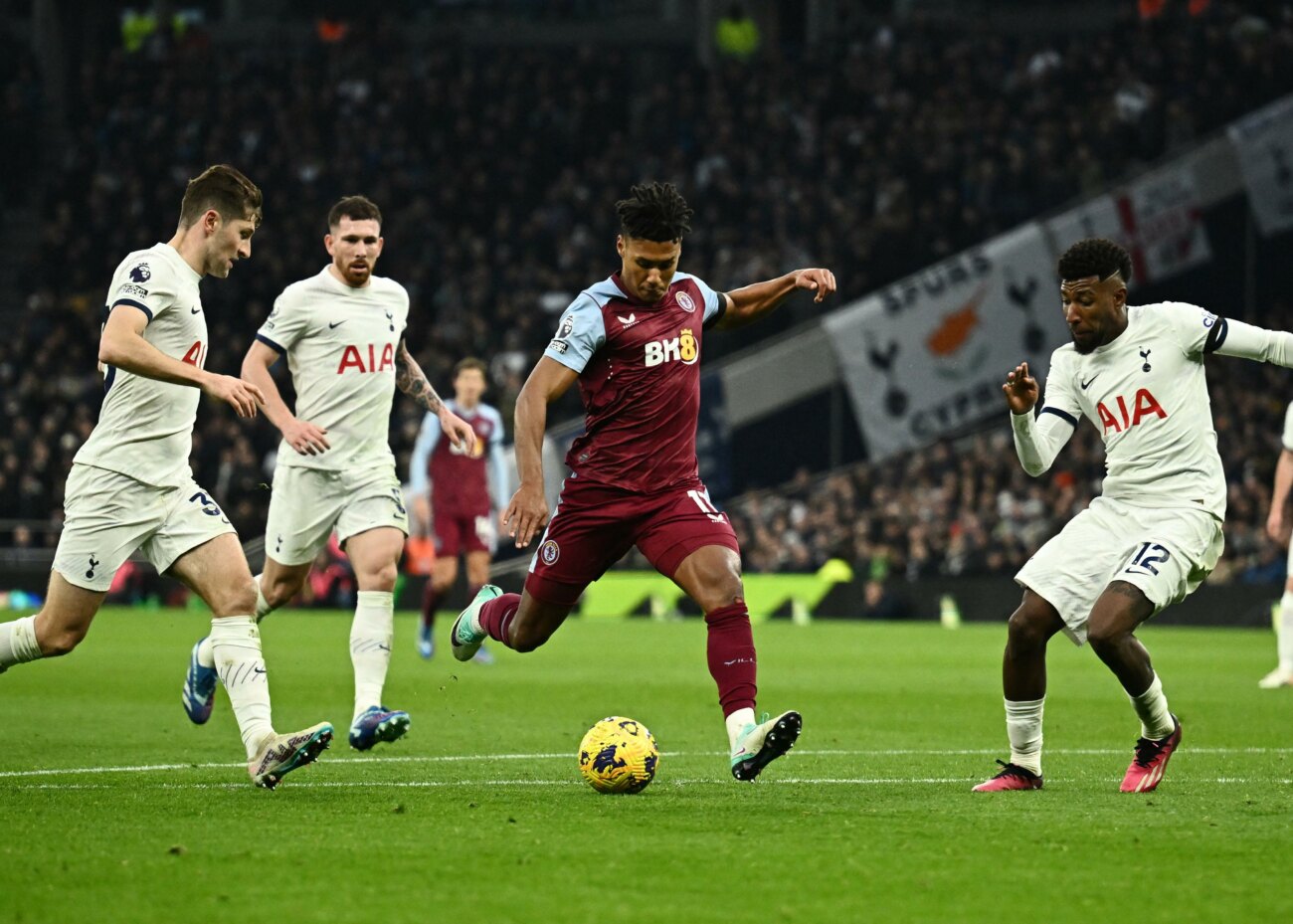 El Aston Villa remonta contra el Tottenham y entra en el 'Top 4'