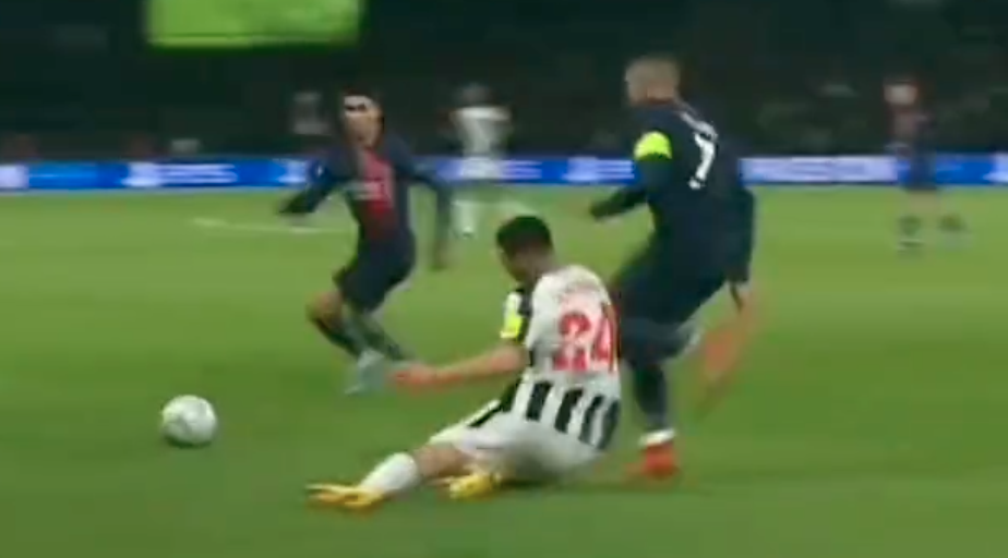 La jugada entre Almirón y Mbappé de la que todos hablan