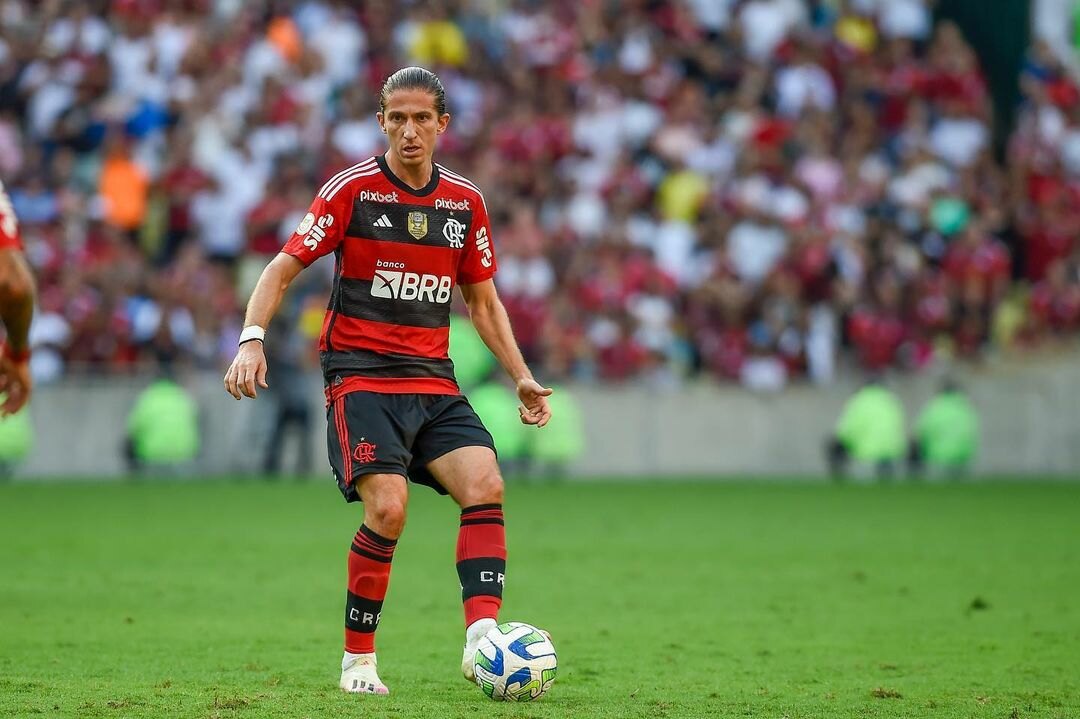 El lateral Filipe Luis anunció su retiro del fútbol