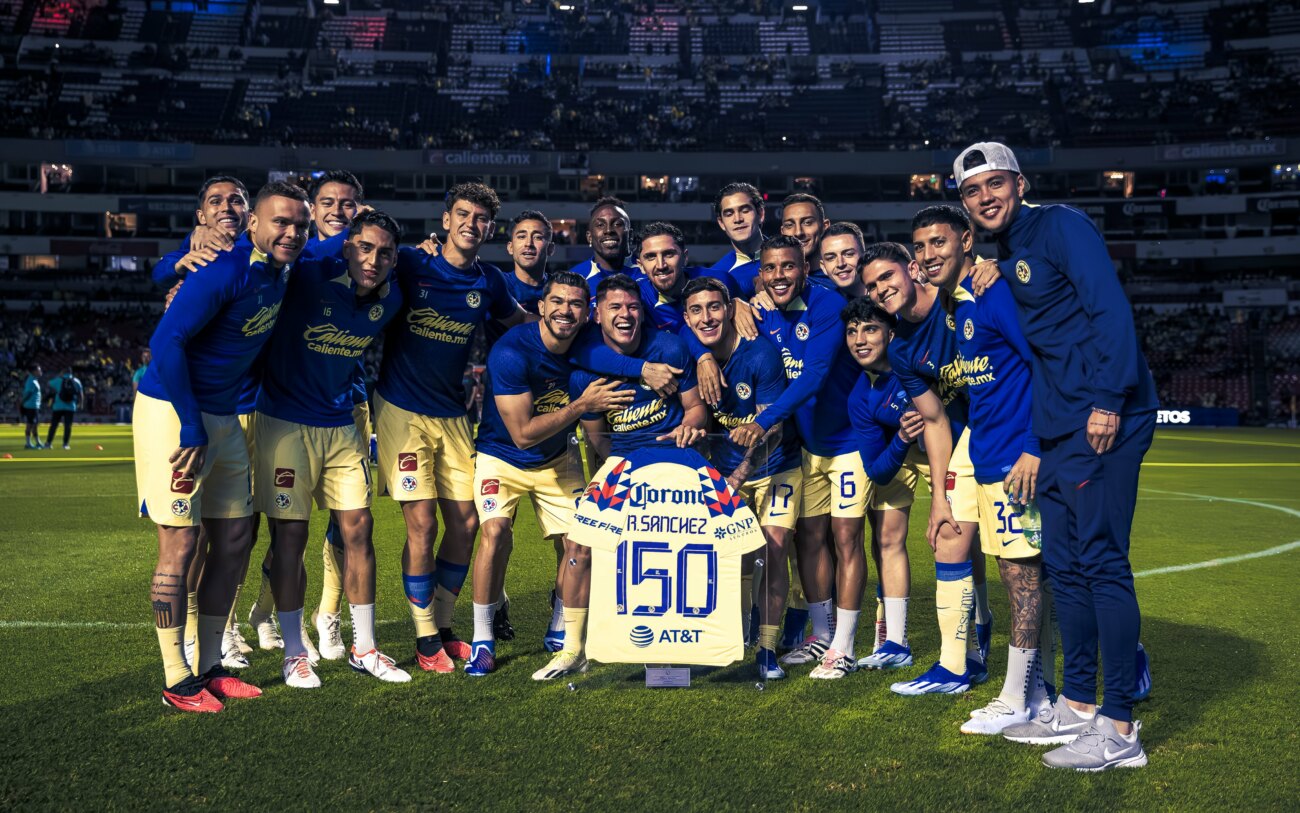 Richard Sánchez, premiado y reconocido por su partido 150 con el América