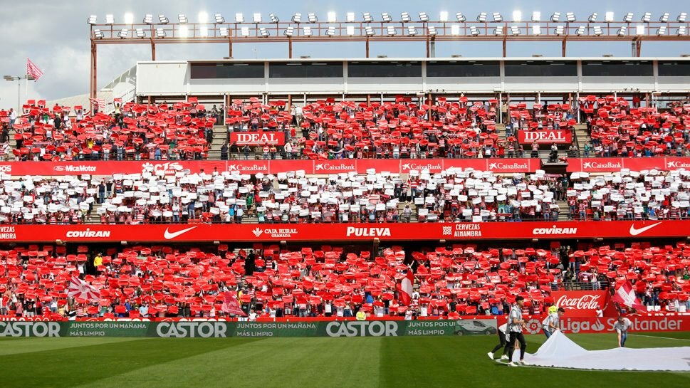 Suspenden un partido en España por el fallecimiento de un hincha en las tribunas