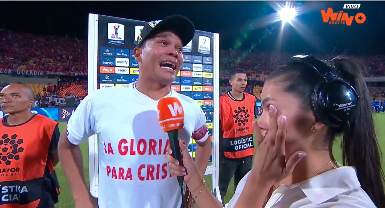 Hizo llorar a todos: Carlos Bacca se quiebra al recordar a su difunta madre