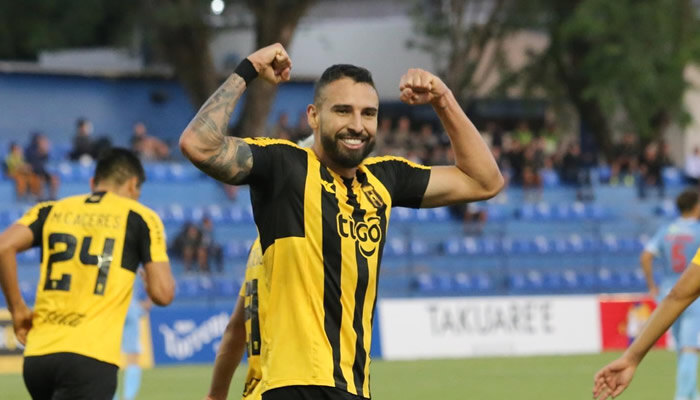 Tras dejar Guaraní, José Moya firma con el equipo de Leonel Álvarez