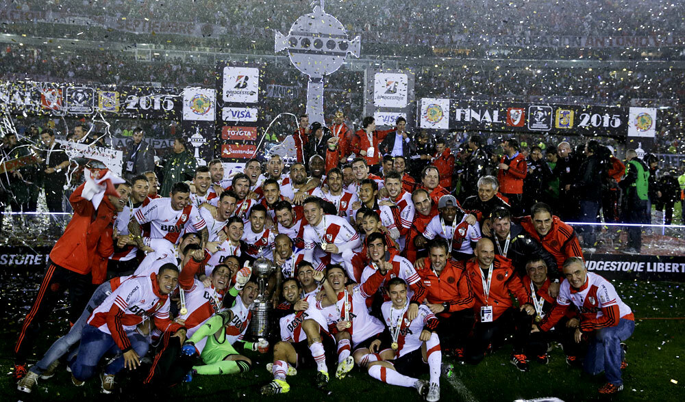 El multicampeón continental que está en la mira de Libertad