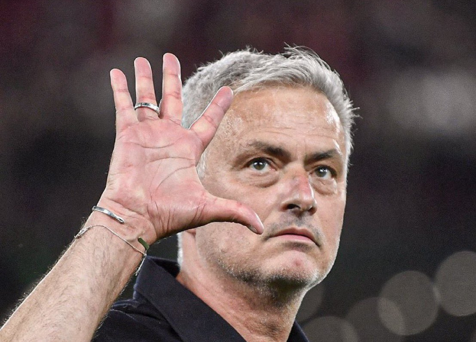 La Roma anuncia la partida inmediata de José Mourinho