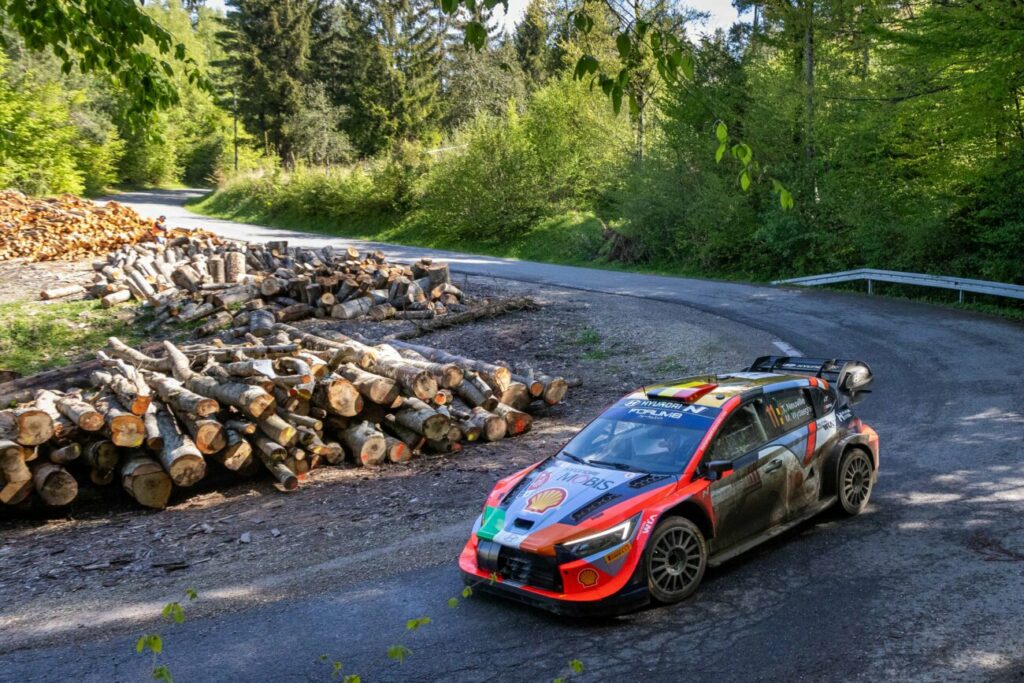 Neuville y Evans, favoritos del WRC, empatados el viernes en Croacia