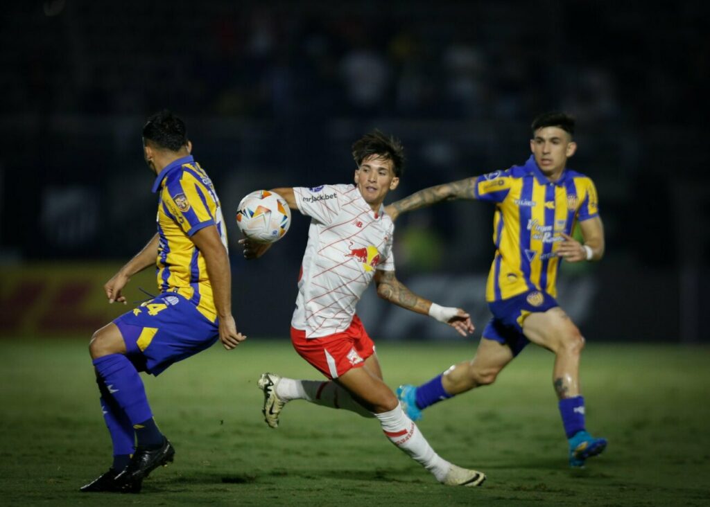 Bragantino deja al Luqueño de Cáceres con un pie fuera de la Sudamericana