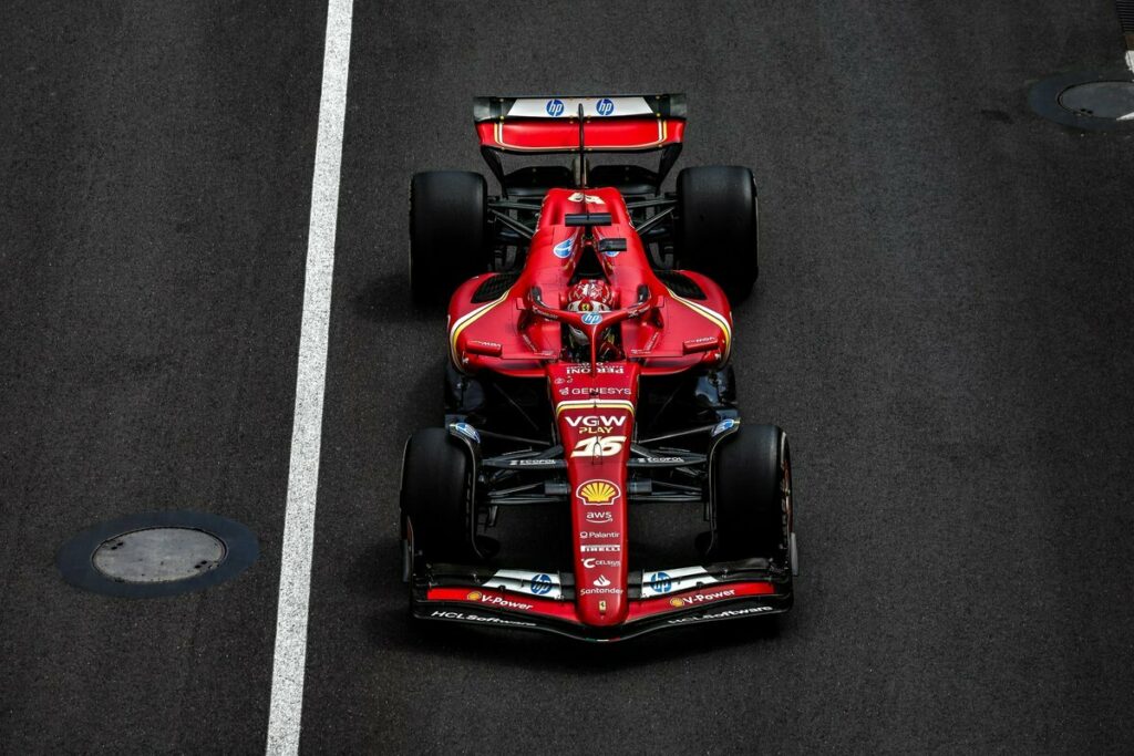 Leclerc marca el ritmo en los libres del GP de Mónaco